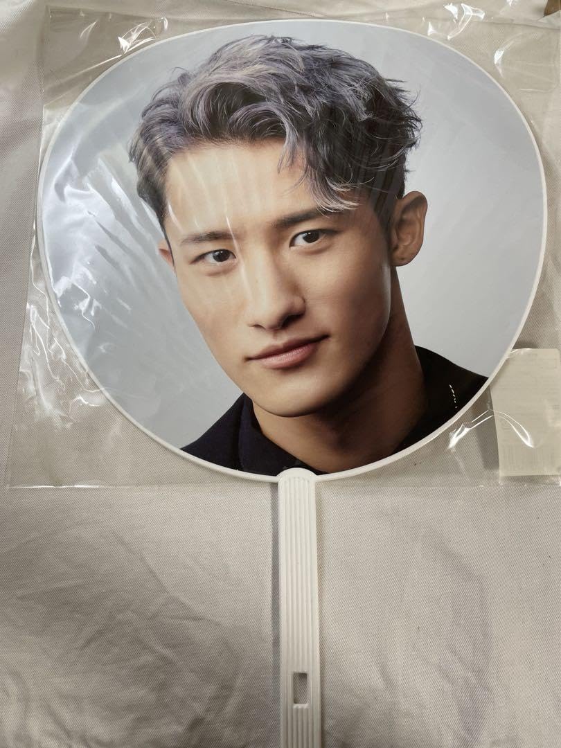 ひーくん Amazon.co.jp: SnowMan 岩本照 ひーくん うちわ : おもちゃ